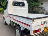 Mitsubishi  Minicab  2001