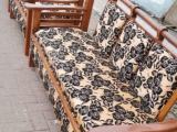 Moment's moment's sofa