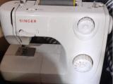 Singer Zig Zag Portable 8 Built In Stitches